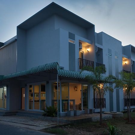 Lin House Hotel Thalang Bagian luar foto