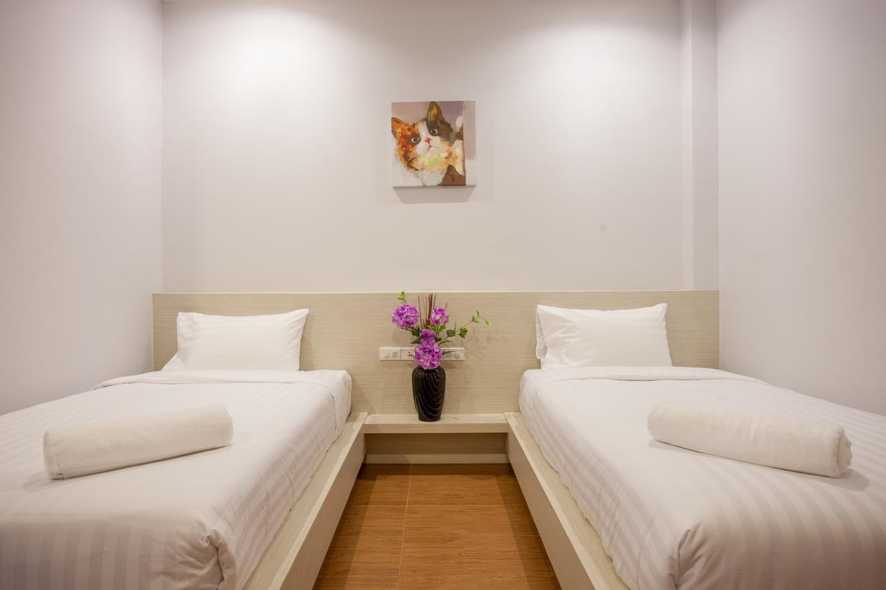 Lin House Hotel Thalang Bagian luar foto