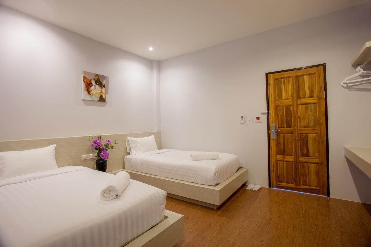 Lin House Hotel Thalang Bagian luar foto