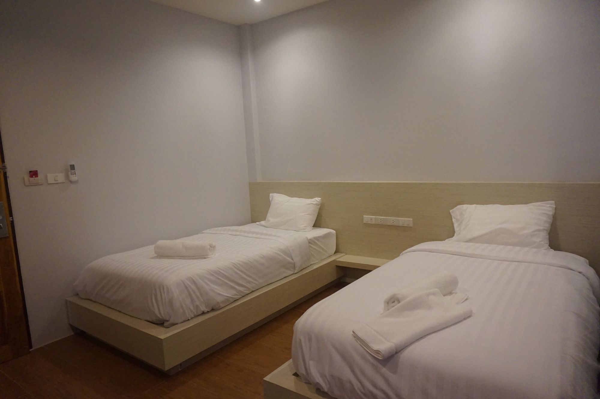 Lin House Hotel Thalang Bagian luar foto