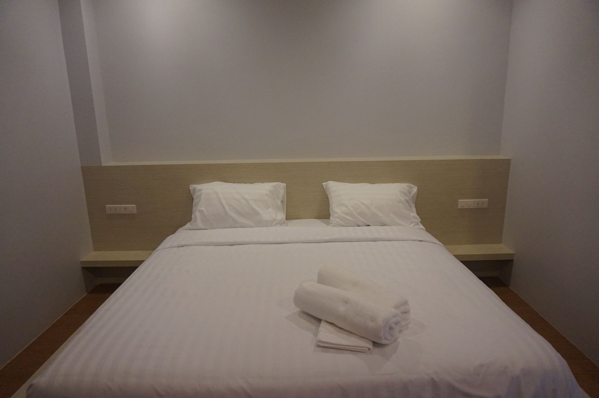 Lin House Hotel Thalang Bagian luar foto