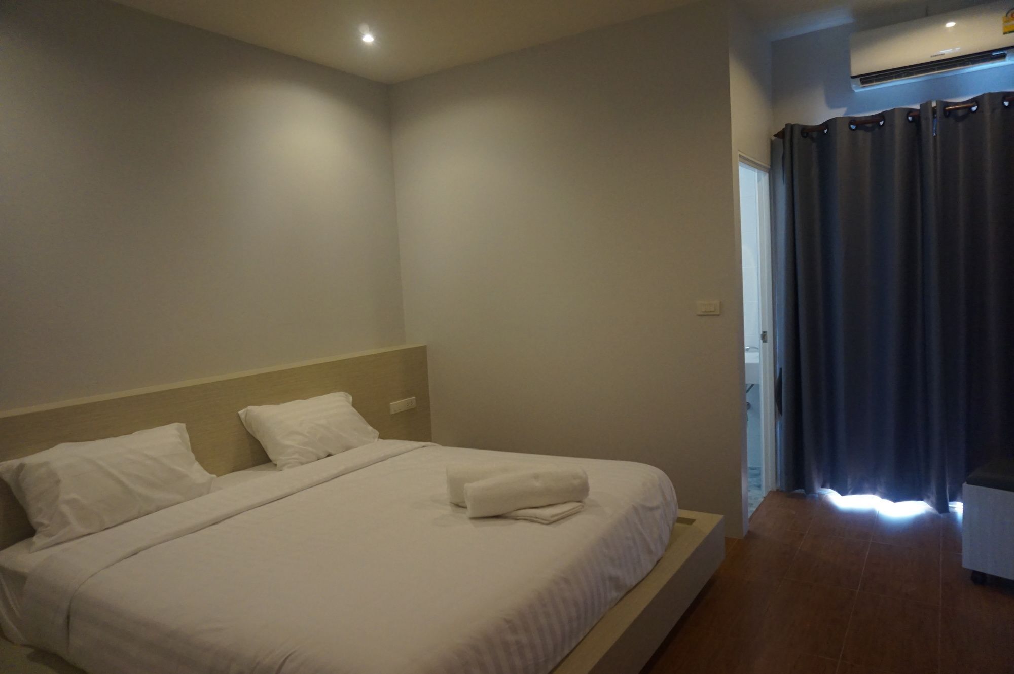 Lin House Hotel Thalang Bagian luar foto